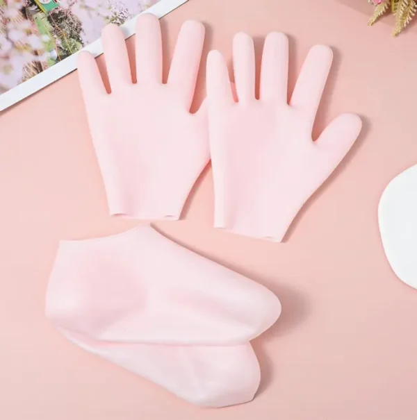 Two Pairs Moisturizing Hand-Wear and Foot-Wear